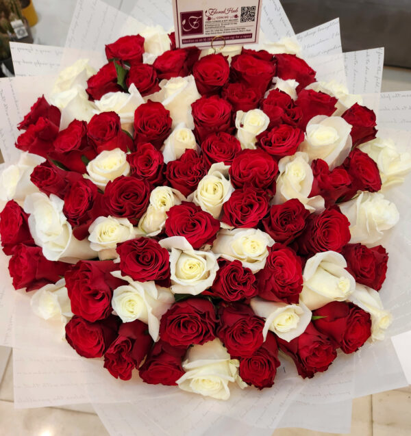 VIP Flirtare Bouquet - Bouquet of Red and white roses - Image 2
