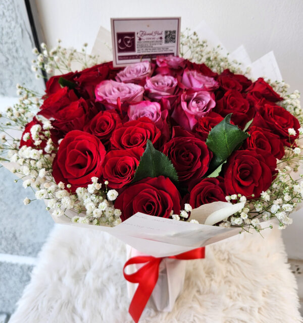 VIP Casablanca Bouquet - Bouquet of Red roses and Purple roses with million stars or lepidium - Image 6