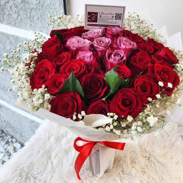 VIP Casablanca Bouquet - Bouquet of Red roses and Purple roses with million stars or lepidium - Image 4