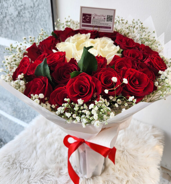 VIP Loxarre Bouquet –Bouquet of Red roses and white roses with million stars or lepidium - Image 6