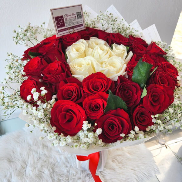 VIP Loxarre Bouquet –Bouquet of Red roses and white roses with million stars or lepidium - Image 2