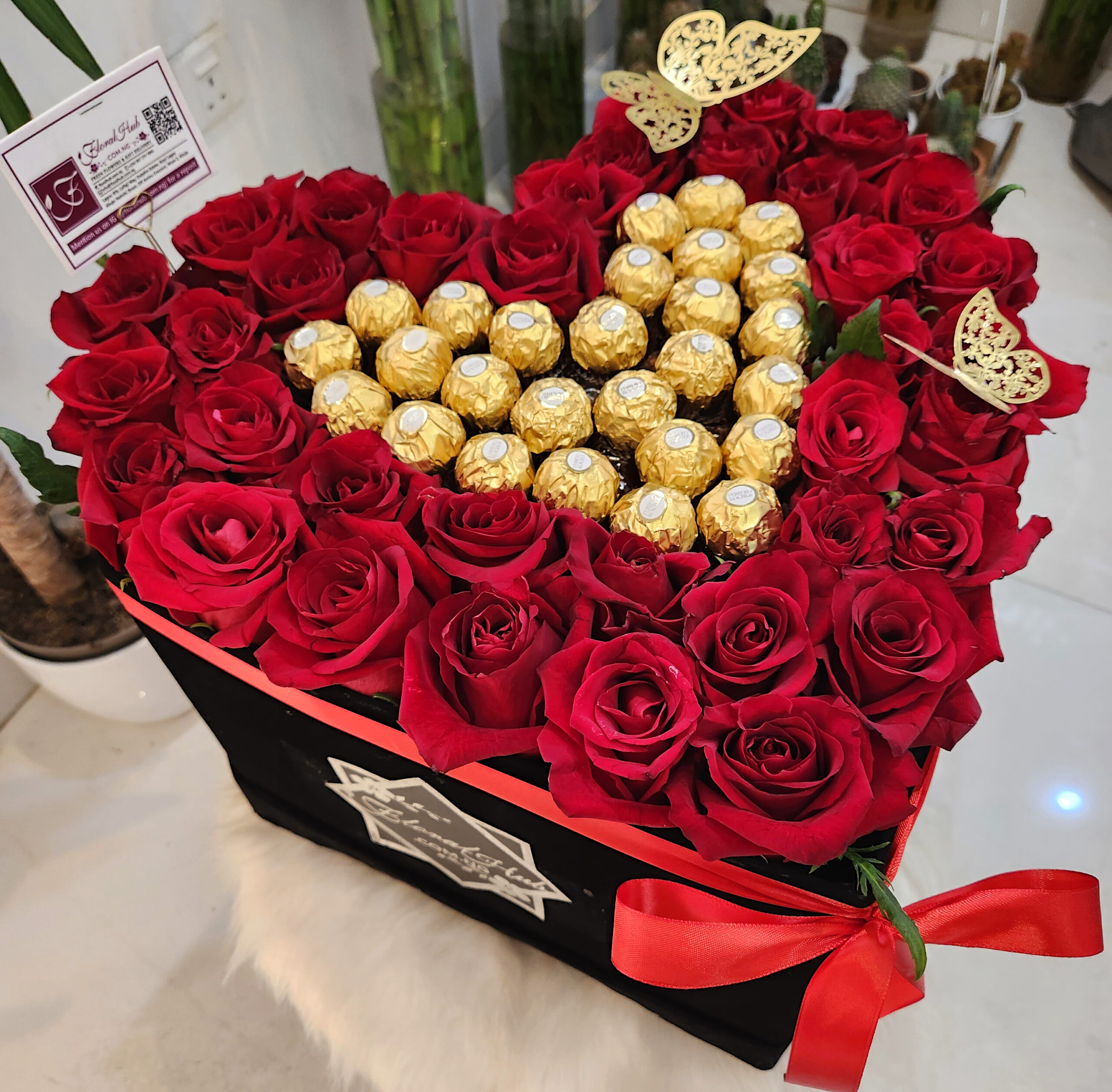 Classic Roses and Chocolate Box Arrangement – Box of red roses and chocolate