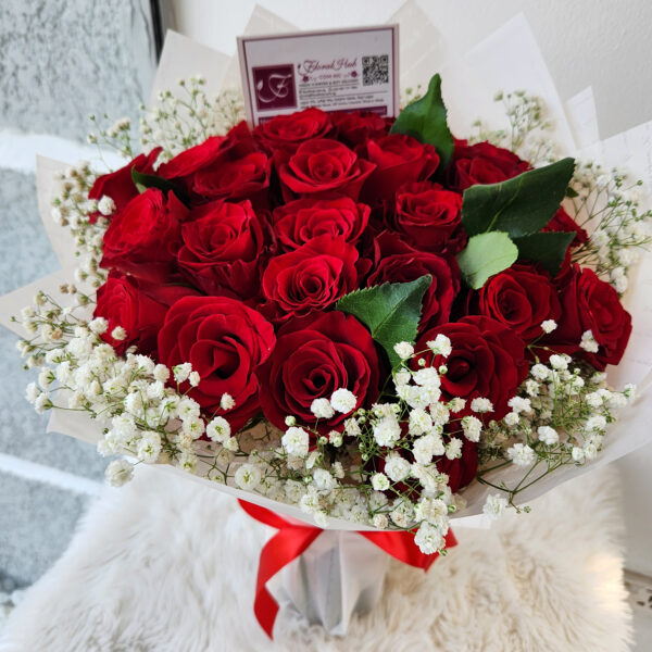 Arabiati Bouquet - Bouquet of Red roses and million stars or lepidium - Image 5