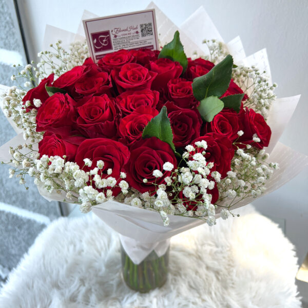 VIP Arabiati Bouquet –Bouquet of Red roses with million stars or lepidium - Image 6