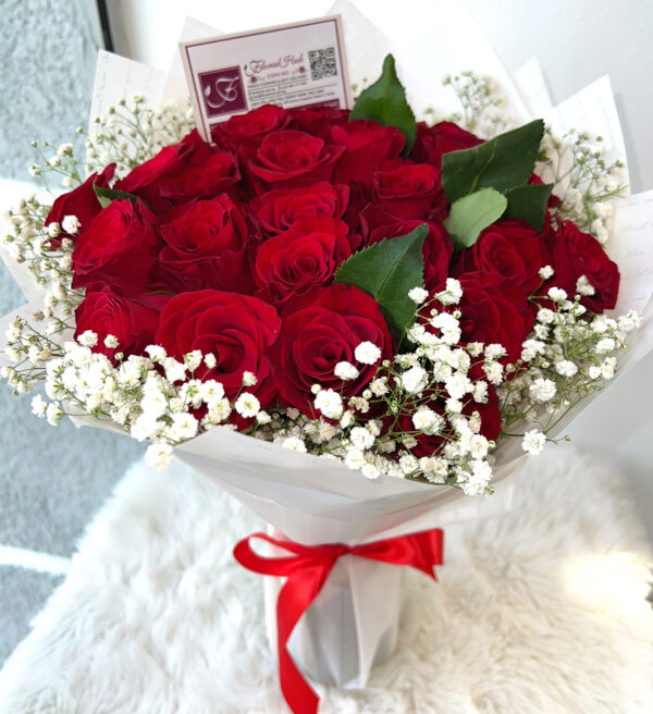 VIP Arabiati Bouquet –Bouquet of Red roses with million stars or lepidium - Image 5