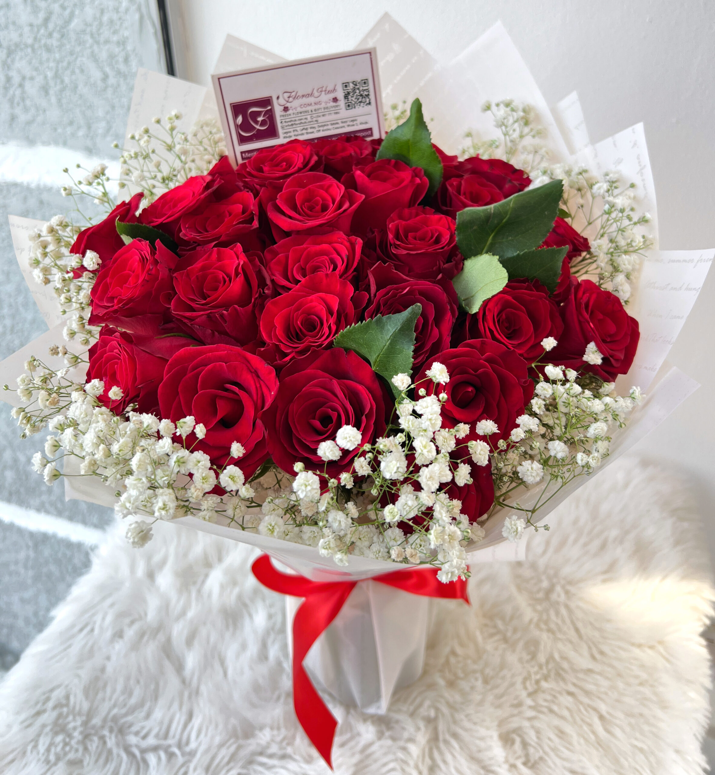 VIP Arabiati Bouquet –Bouquet of Red roses with million stars or lepidium