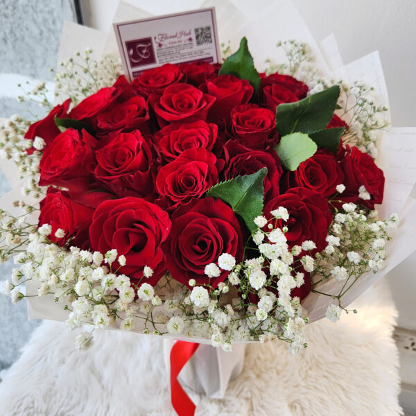 Arabiati Bouquet - Bouquet of Red roses and million stars or lepidium - Image 11