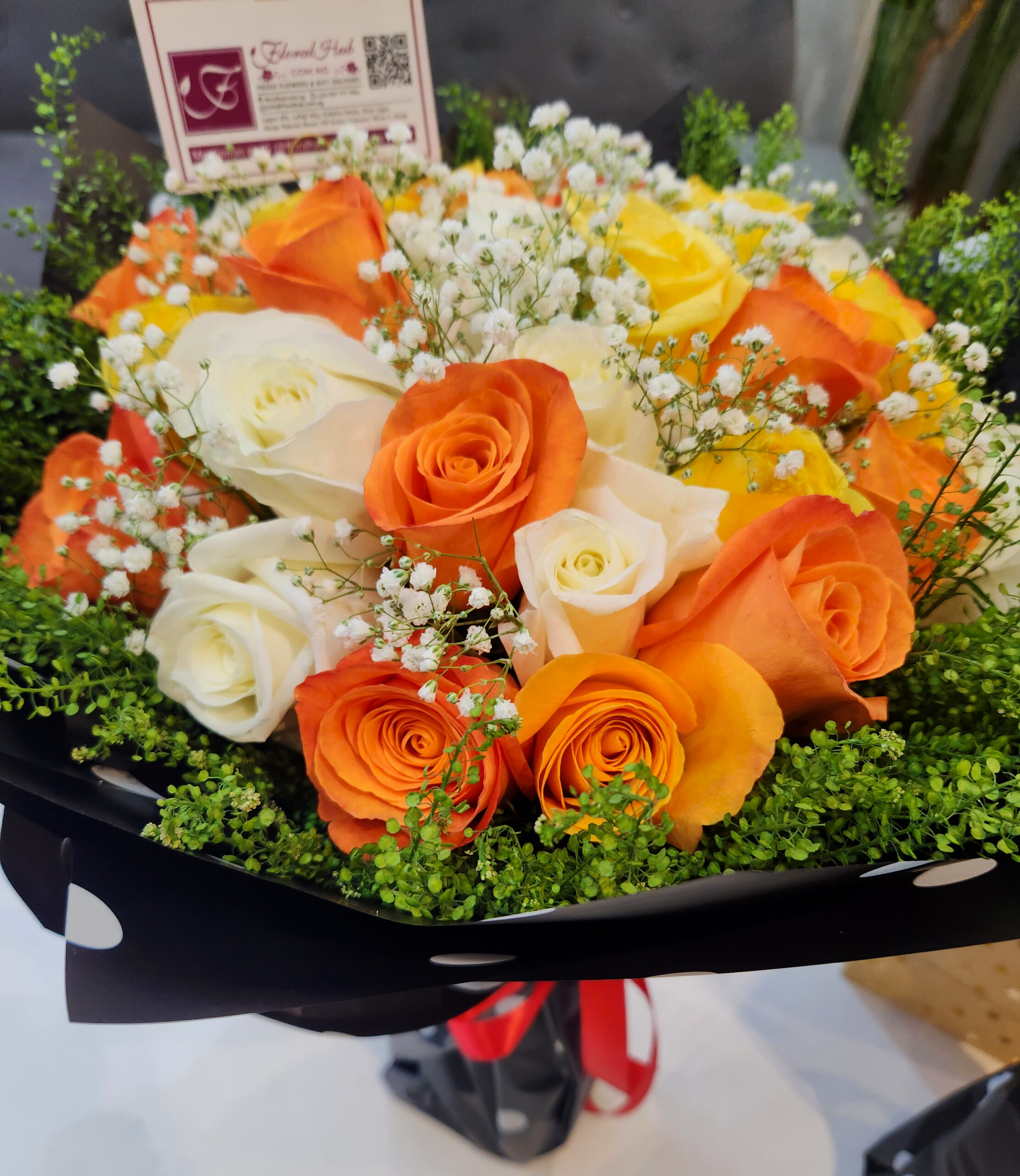 VIP Tuscany Bouquet - Bouquet of Mixed colors of roses