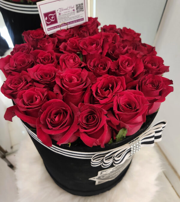 Verona Box Arrangement- Box of red roses - Image 4