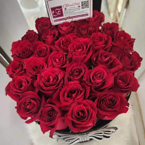 Verona Box Arrangement- Box of red roses - Image 6