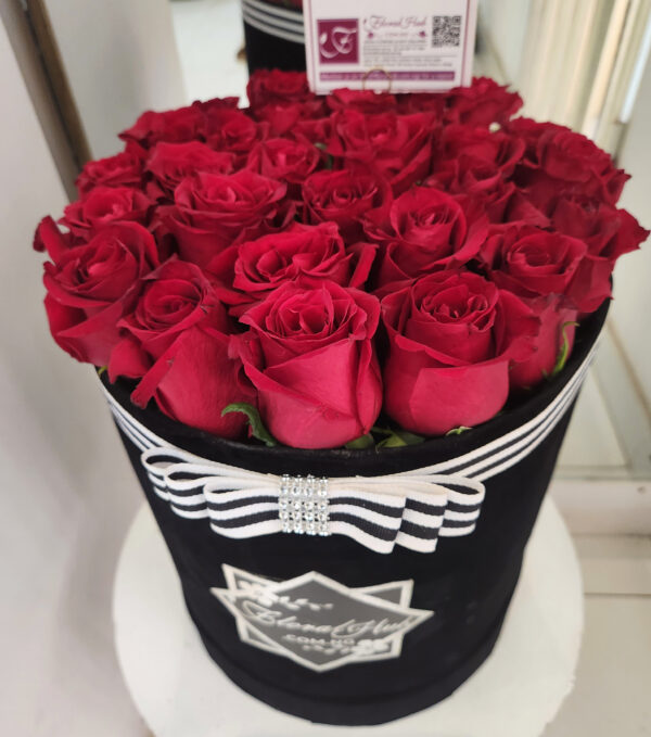 Verona Box Arrangement- Box of red roses - Image 5
