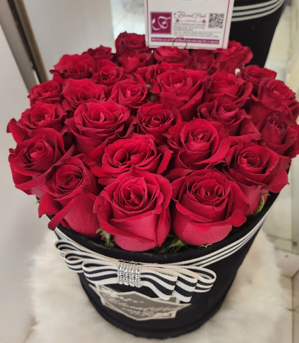VIP Verona Box Arrangement –Box of Luxury Red roses - Image 3