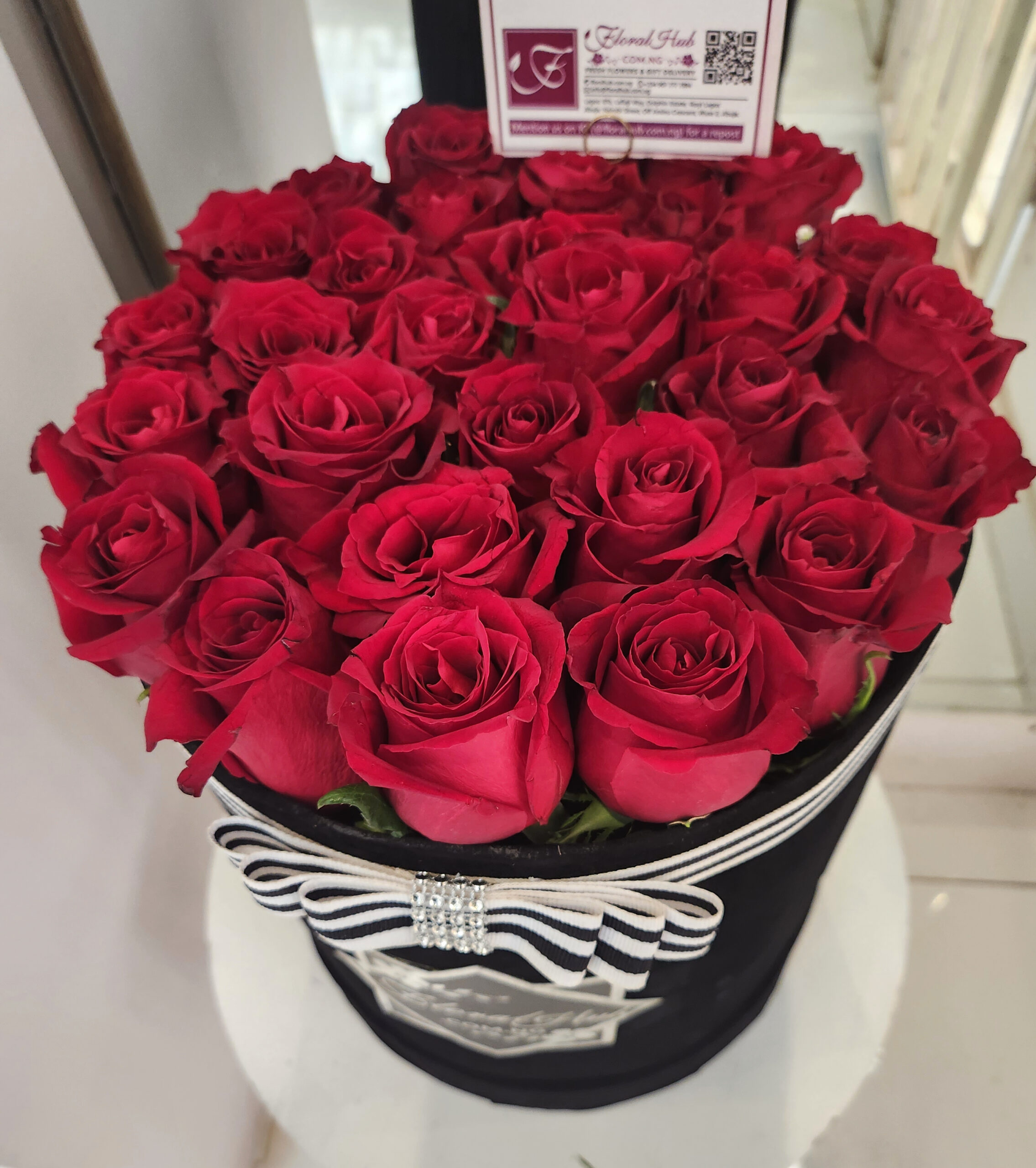 Verona Box Arrangement- Box of red roses