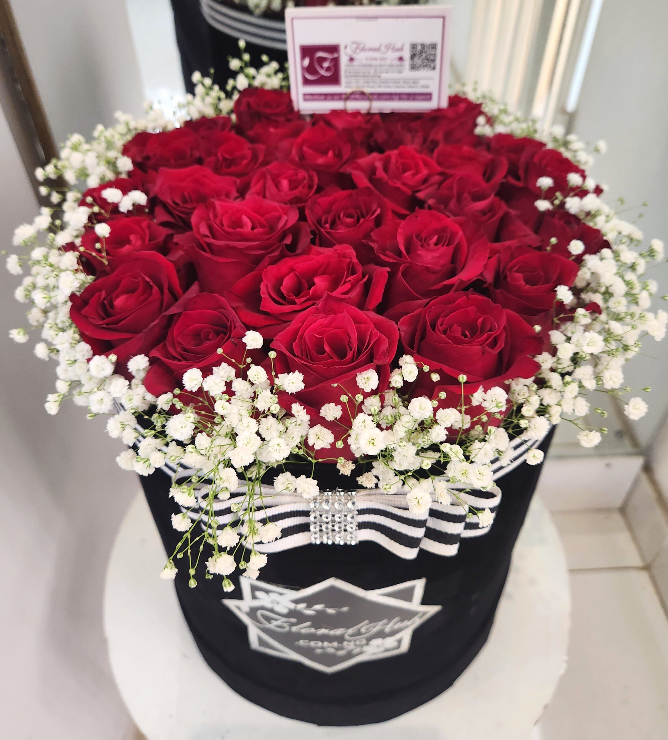 Bologna Box Arrangement -Box of red roses and million stars